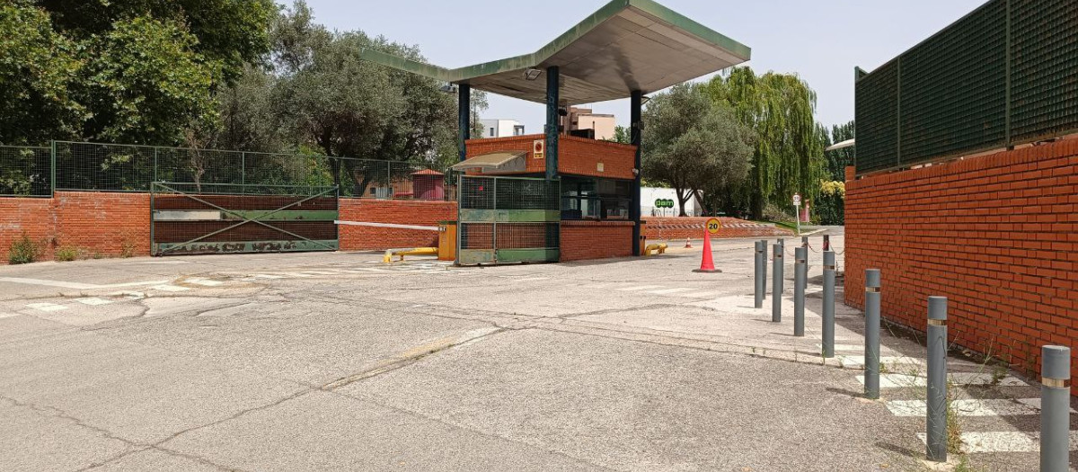 Acceso a la fábrica de Móstoles Industrial
