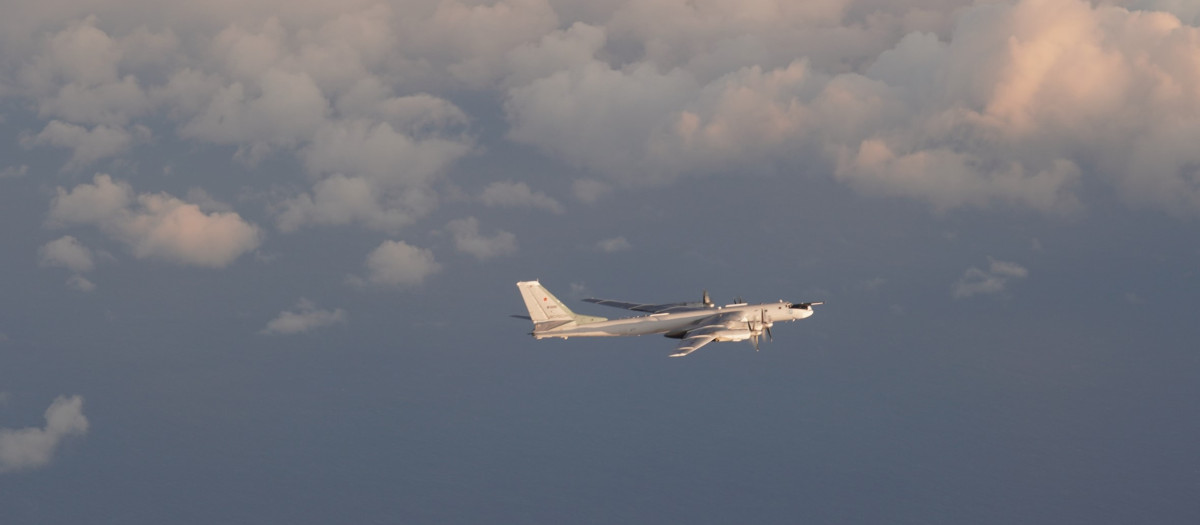 Dos bombarderos estratégicos rusos TU-95 volaban hacia el norte de Noruega, escoltados por dos SU-27 Flanker
