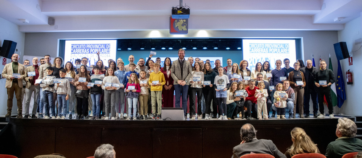 Foto de los premiados en el Circuito Provincial de Carreras Populares 2024