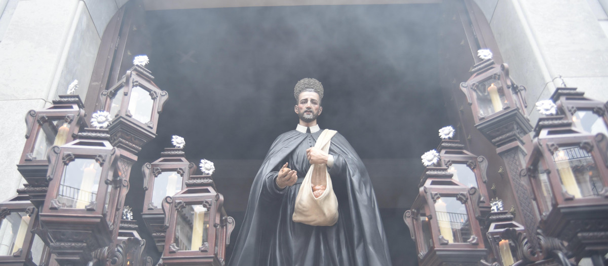 La procesión del Beato Padre Cristobal de Santa Catalina, en imágenes