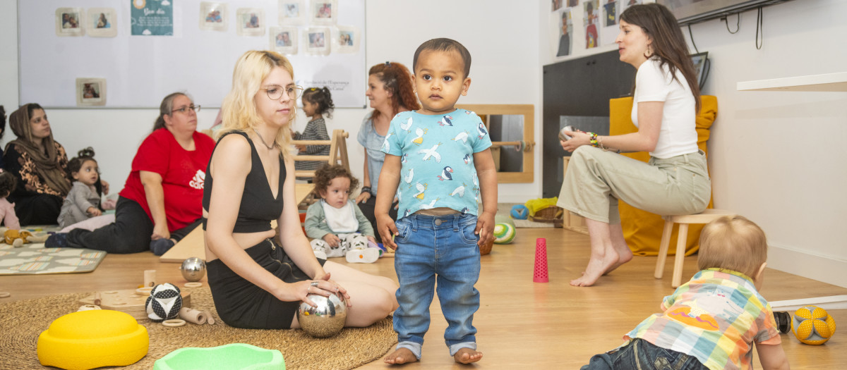 El proyecto Espacios Familiares 0-3 acompaña a familias en situación de vulnerabilidad con hijos de 0 a 3 años