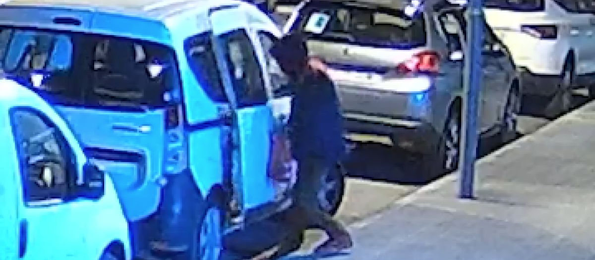 Imágenes reales del robo de un coche en Barcelona