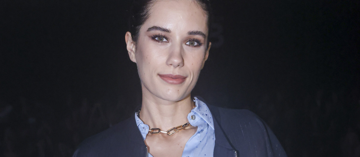 ella travolta
