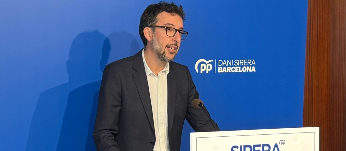 El portavoz del PP en Barcelona, Juan Milián, en rueda de prensa este miércoles

EUROPA PRESS
26/2/2025