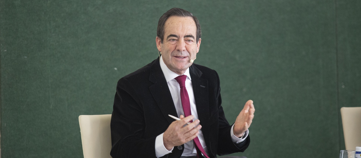 El exministro de Defensa y expresidente del Congreso, José Bono, en una conferencia