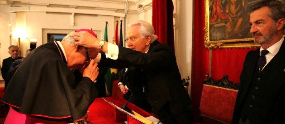 Monseñor Saiz Meneses, durante el acto de su incorporación a la Academia