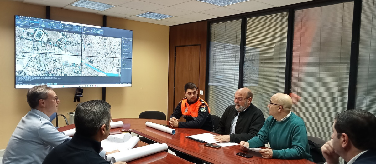 La reunión sobre zonas inundables de Jerez.
REMITIDA / HANDOUT por AYUNTAMIENTO DE JEREZ
Fotografía remitida a medios de comunicación exclusivamente para ilustrar la noticia a la que hace referencia la imagen, y citando la procedencia de la imagen en la firma
03/3/2025