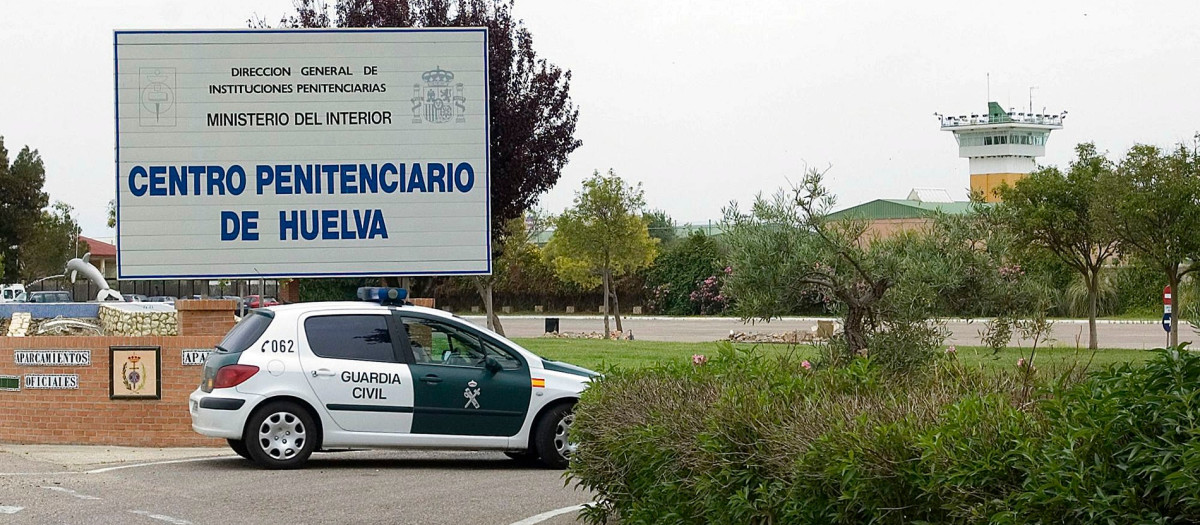 Entrada de la cárcel de Huelva