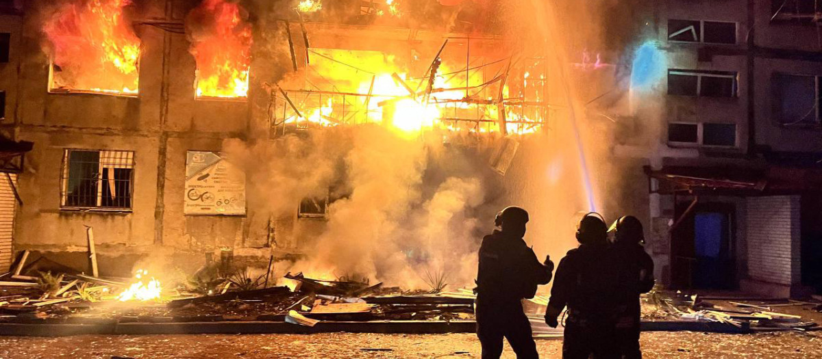 Un incendio se propaga en territorio ucraniano