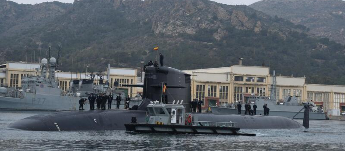 El submarino S-81 Isaac Peral en el Arsenal de Cartagena