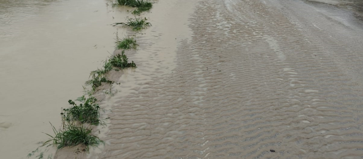 Una carretera afectada por las lluvias en una imagen de archivo.

REMITIDA / HANDOUT por DIPUTACIÓN DE CÓRDOBA
Fotografía remitida a medios de comunicación exclusivamente para ilustrar la noticia a la que hace referencia la imagen, y citando la procedencia de la imagen en la firma
18/3/2025
