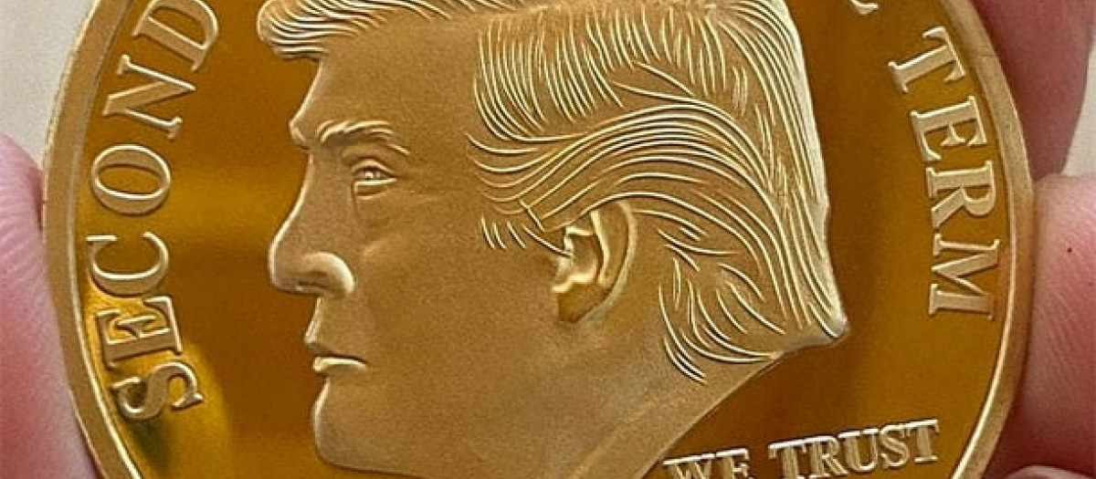 Moneda con la cara de Donald Trump