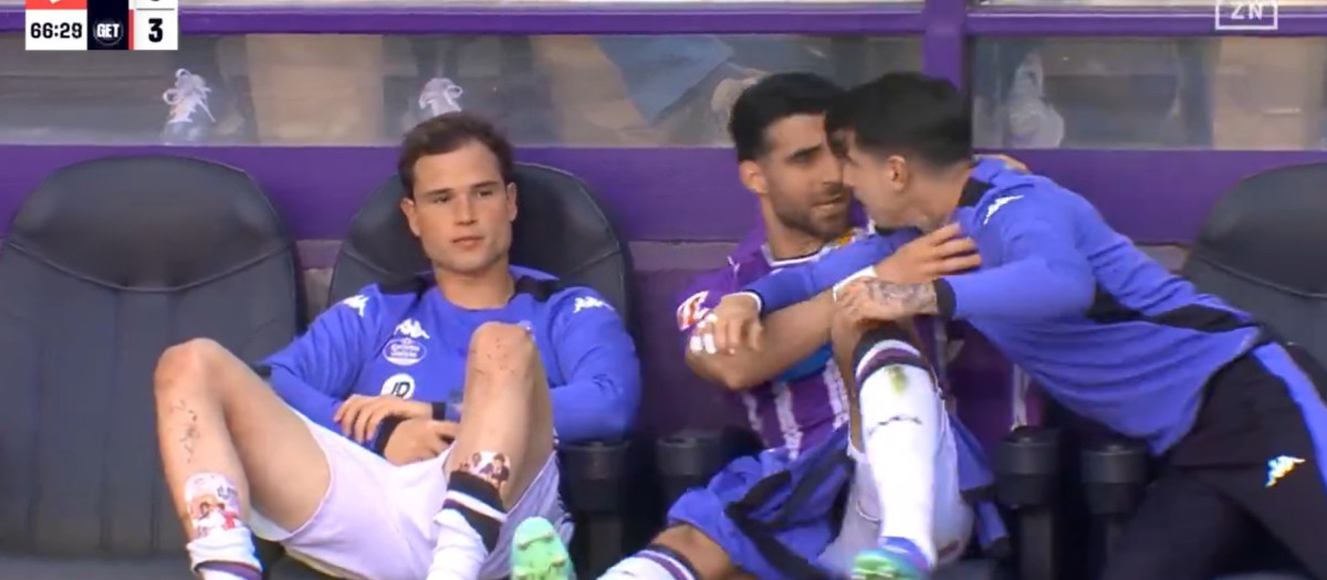 Imagen del momento en el que Luis Pérez intentó agredir a Juanmi Latasa