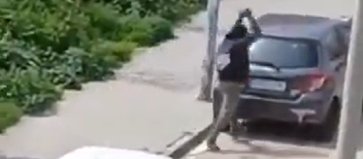 El protagonista de los destrozos en plena acción