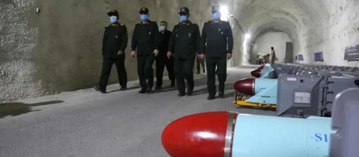 En enero de este año, el gobierno iraní difundió imágenes de la visita del comandante de la Guardia Revolucionaria, Hossein Salami a una de estas bases de misiles (IRGC / WANA)