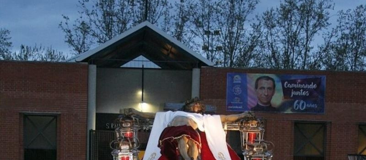 Santísimo Cristo del Pozo y Nuestra Señora de los Dolores

REMITIDA / HANDOUT por ARCHIDIÓCESIS DE MADRID
Fotografía remitida a medios de comunicación exclusivamente para ilustrar la noticia a la que hace referencia la imagen, y citando la procedencia de la imagen en la firma
11/4/2025