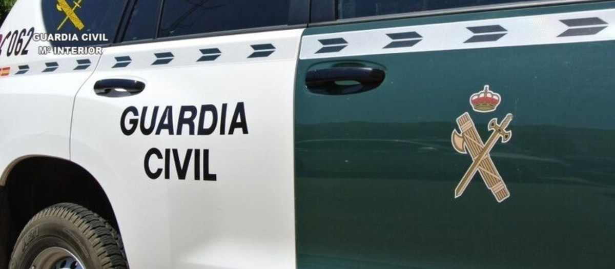 (Foto de ARCHIVO)
Coche de la Guardia Civil en una imagen de archivo.
REMITIDA / HANDOUT por GUARDIA CIVIL
Fotografía remitida a medios de comunicación exclusivamente para ilustrar la noticia a la que hace referencia la imagen, y citando la procedencia de la imagen en la firma
03/1/2025