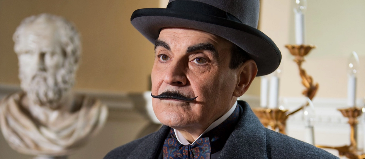 David Suchet como Hércules Poirot, detective creado por Agatha Christie