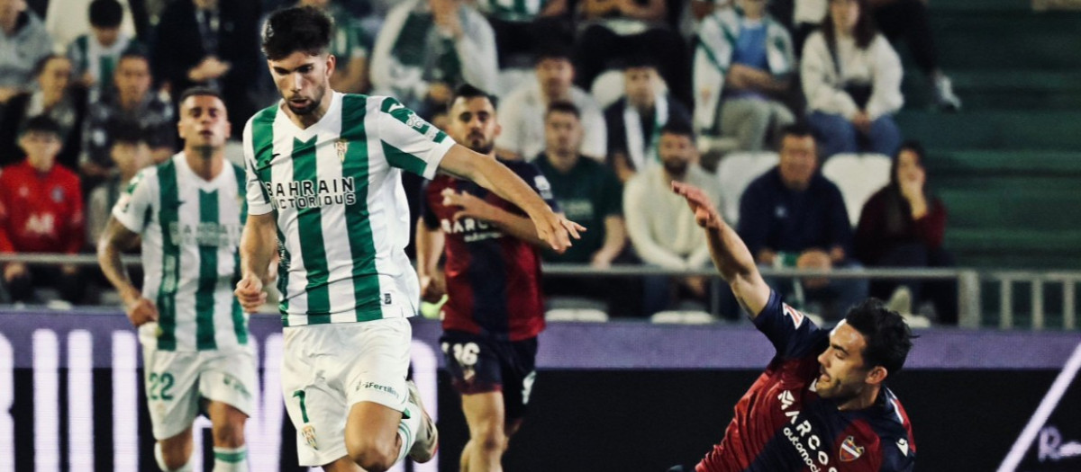 Theo, objeto de un penalti que desató la polémica