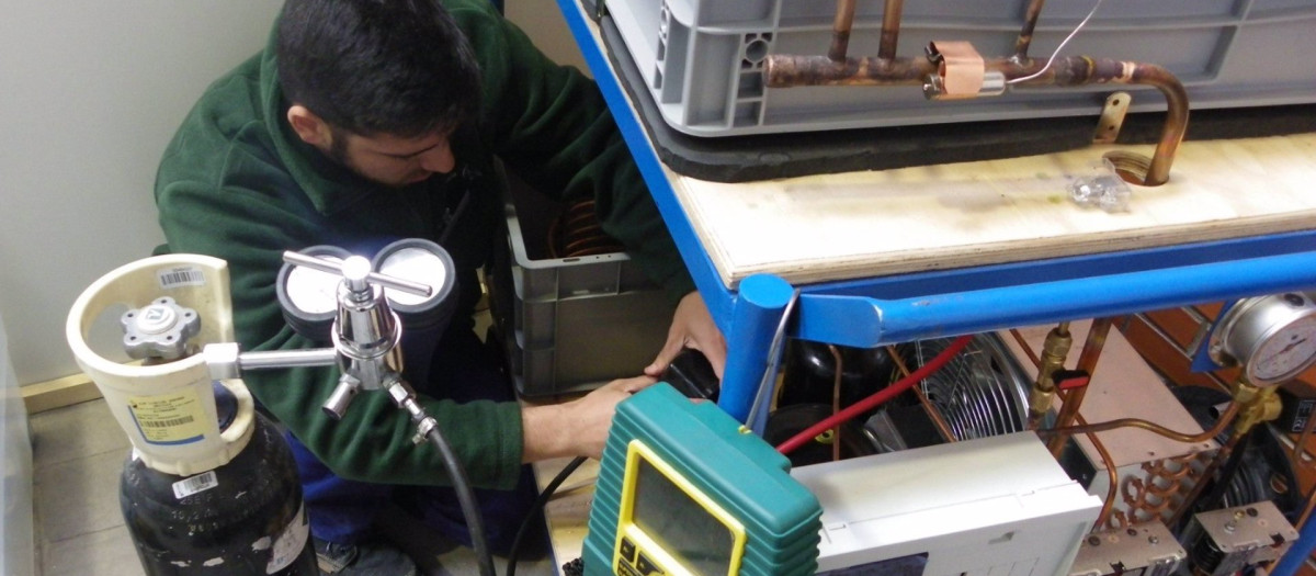 Imagen de un alumno de un curso de FP