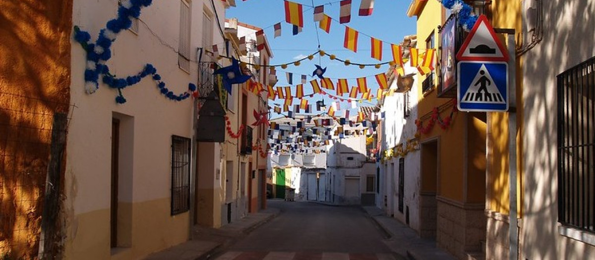 Una calle de Noblejas, en Toledo