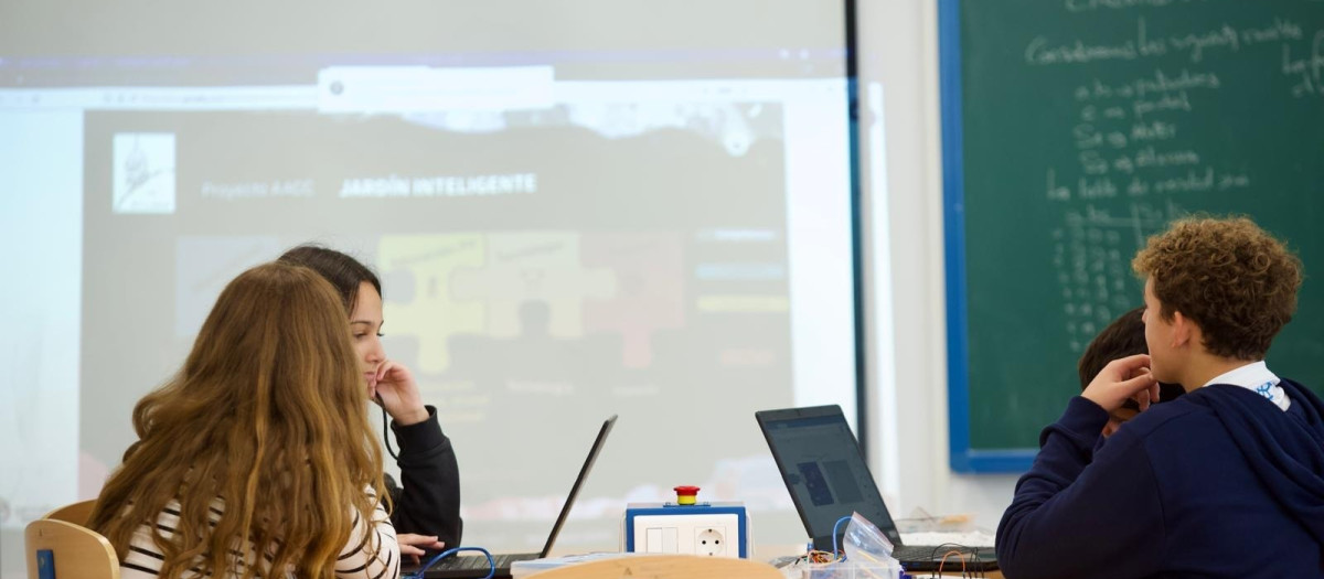 Un total de 160 centros educativos cordobeses impulsan proyectos científicos y tecnológicos.
REMITIDA / HANDOUT por JUNTA DE ANDALUCÍA
Fotografía remitida a medios de comunicación exclusivamente para ilustrar la noticia a la que hace referencia la imagen, y citando la procedencia de la imagen en la firma
17/4/2025