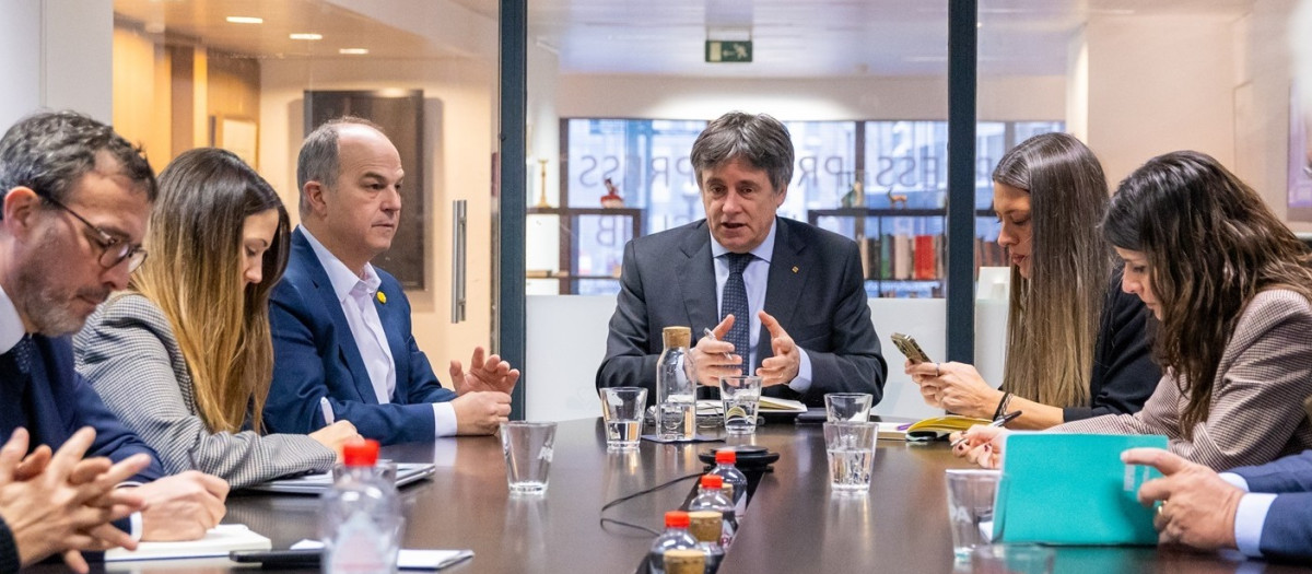 Carles Puigdemont preside una reunión de Junts, en enero