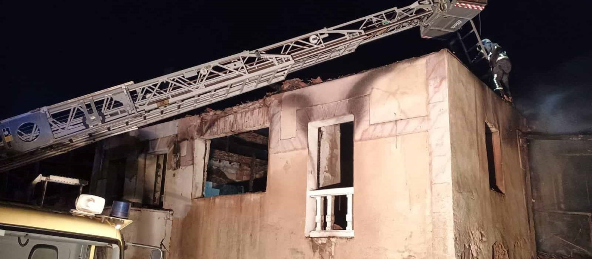 Imagen de la casa incendiada en Salas (Asturias)
REMITIDA / HANDOUT por SEPA
Fotografía remitida a medios de comunicación exclusivamente para ilustrar la noticia a la que hace referencia la imagen, y citando la procedencia de la imagen en la firma
19/4/2025