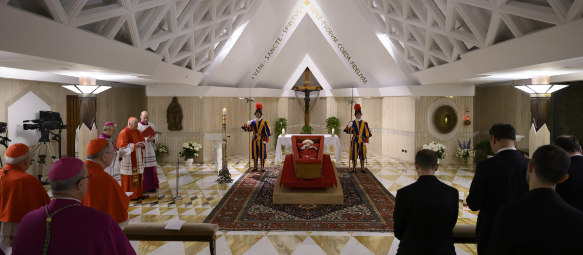 El féretro del Papa Francisco será trasladado a la basílica de San Pedro este miércoles, en directo