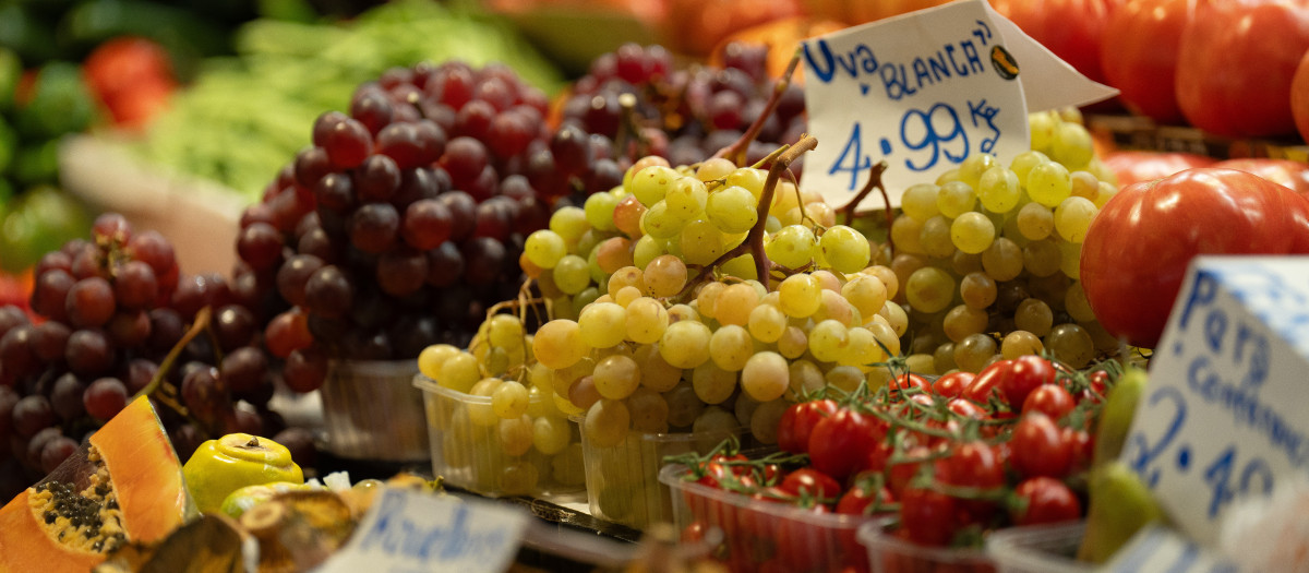 Uvas en el Mercado de la Boquería, en Barcelona
