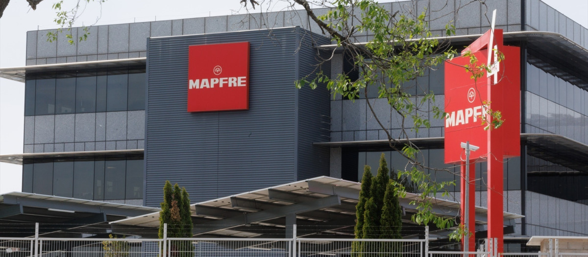 Fachada de la sede de Mapfre en Madrid (España).