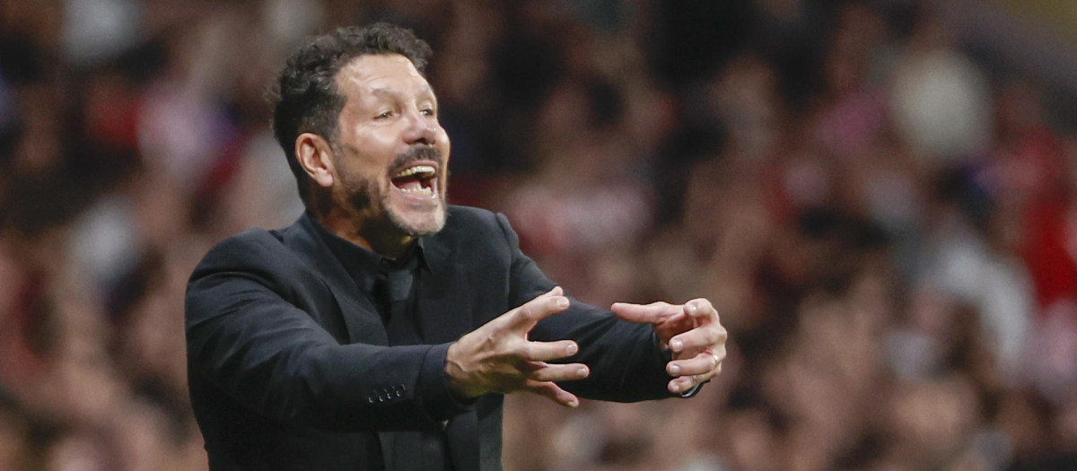 El entrenador del Atlético de Madrid Diego Pablo Simeone durante el partido ante el Rayo Vallecano