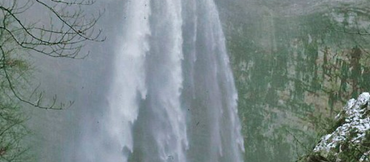 El "reventón" del nacimiento del río Mundo