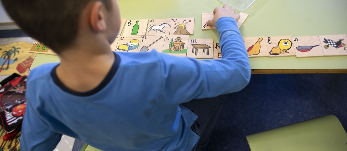 (Foto de ARCHIVO)
Niño juega en un centro educativo.
XUNTA
30/6/2020