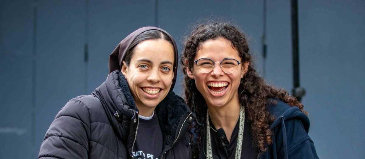 Dos asistentes a la pasada edición de Betel, en Barcelona