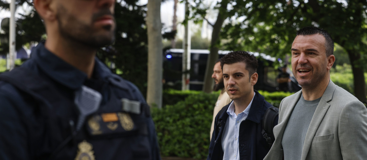 Vicent Mompó, presidente de la Diputación de Valencia, en su llegada al Juzgado para declarar por la dana