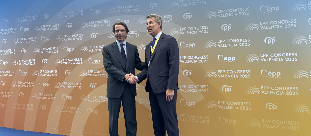 José María Aznar y Alberto Núñez Feijóo, en el Congreso del PP Europeo celebrado en Valencia