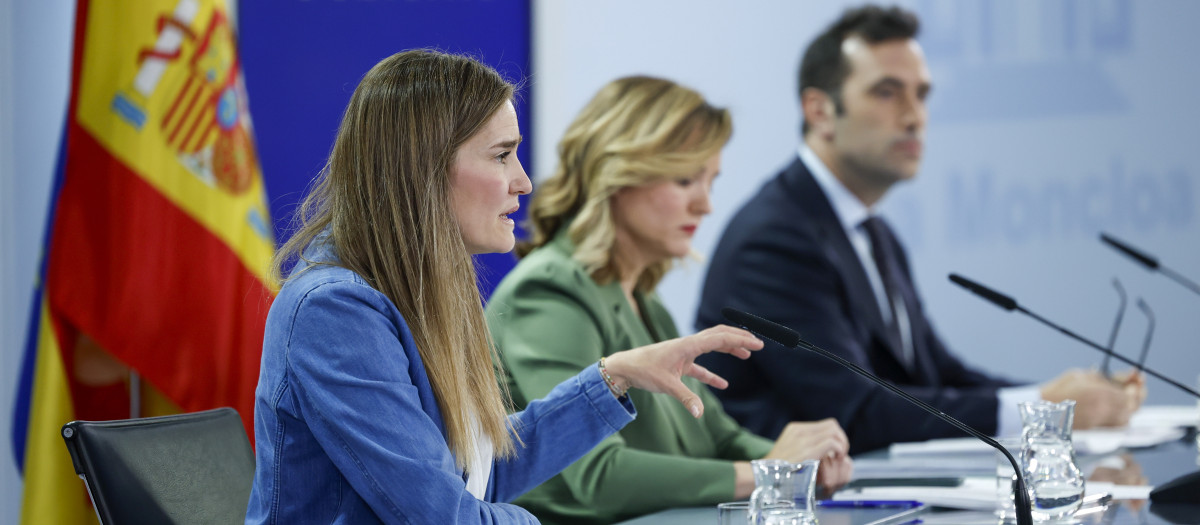 La vicepresidenta Sara Aagesen, en primer término
