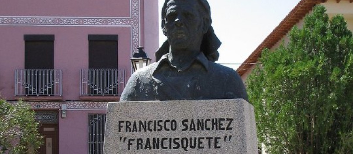 Busto de "El tío Camuñas" en Camuñas (Toledo)
