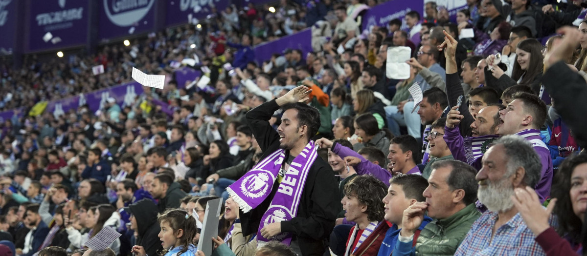 Los aficionados del Valladolid protestan por la gestión de Ronaldo Nazario