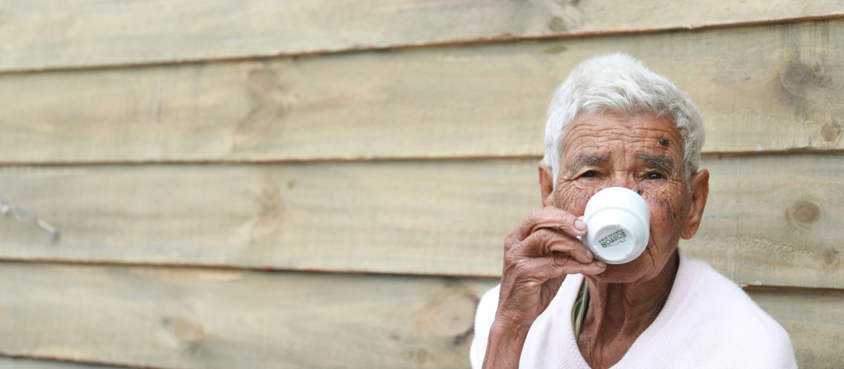 El consumo elevado de café puede afectar a las personas mayores