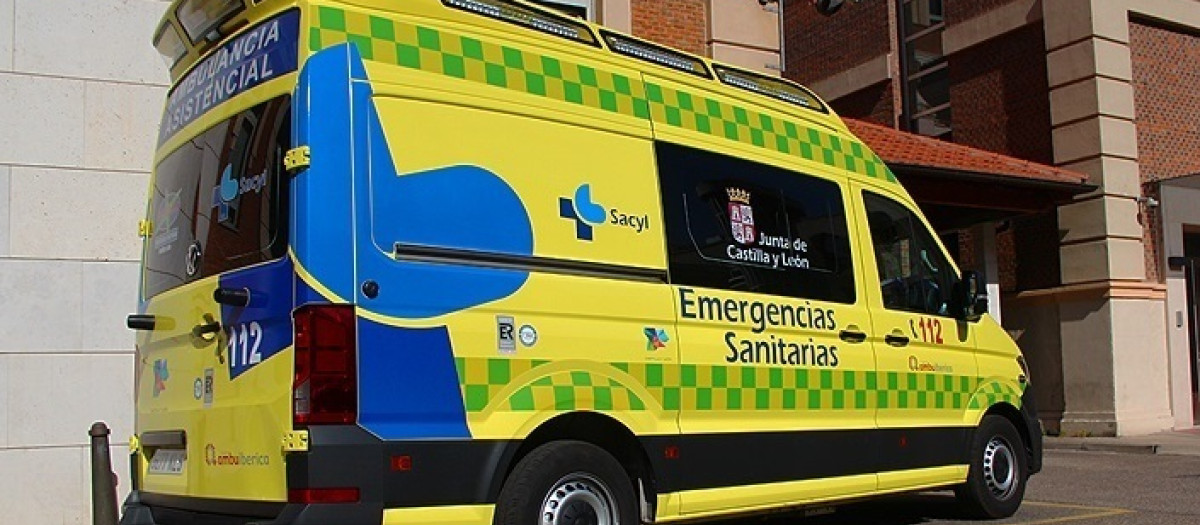 Una ambulancia medicalizada de Sacyl, en una imagen de archivo
