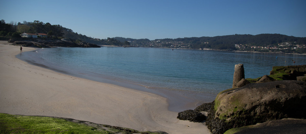 La playa de Pontevedra reconocida por sus aguas cristalinas