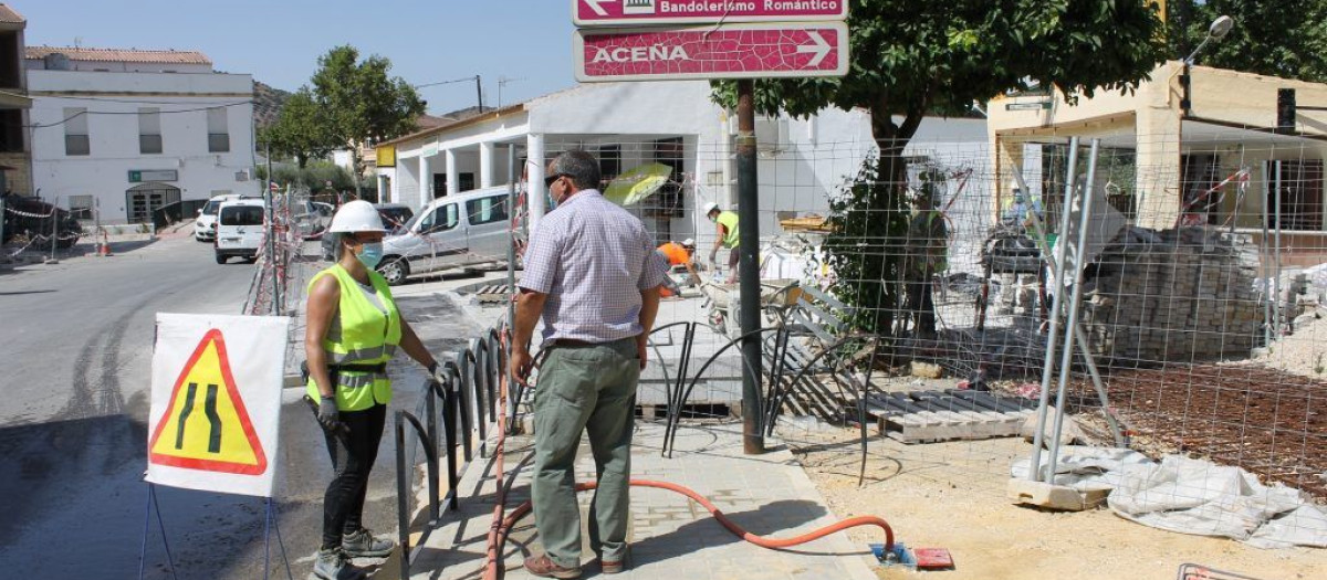 Obras del PFEA en Lucena (Imagen de archivo)