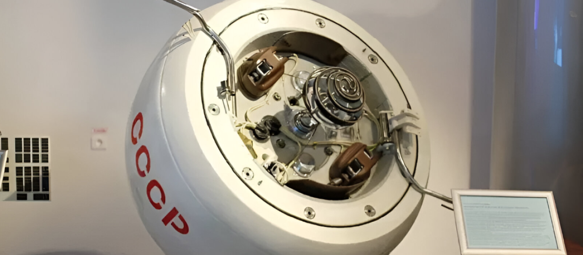 Copia de la sonda espacial soviética Cosmos 482 lanzada al espacio en 1972 para explorar Venus