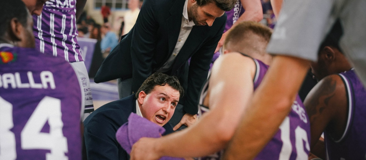 El UEMC RVB cae a Segunda FEB en una noche aciaga
REMITIDA / HANDOUT por UEMC RV BALONCESTO
Fotografía remitida a medios de comunicación exclusivamente para ilustrar la noticia a la que hace referencia la imagen, y citando la procedencia de la imagen en la firma
10/5/2025