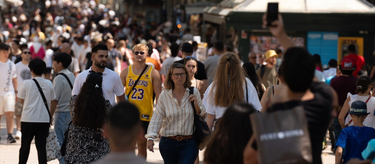 Las Ramblas de Barcelona, llenas de gente