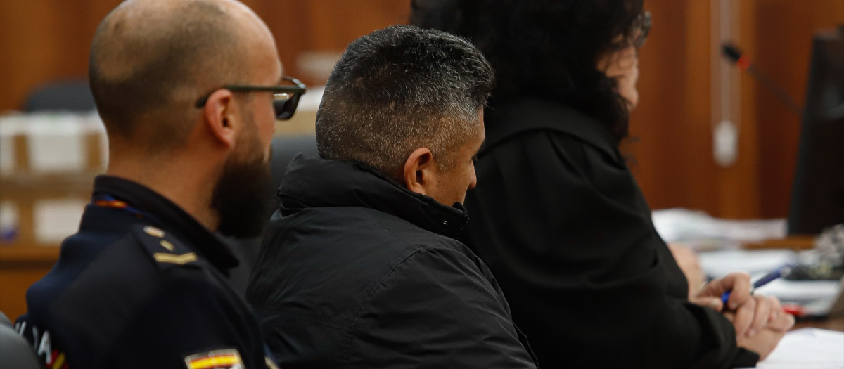 El acusado en la sección quinta de la Audiencia Provincial de Pontevedra, a 12 de mayo de 2025, en Vigo