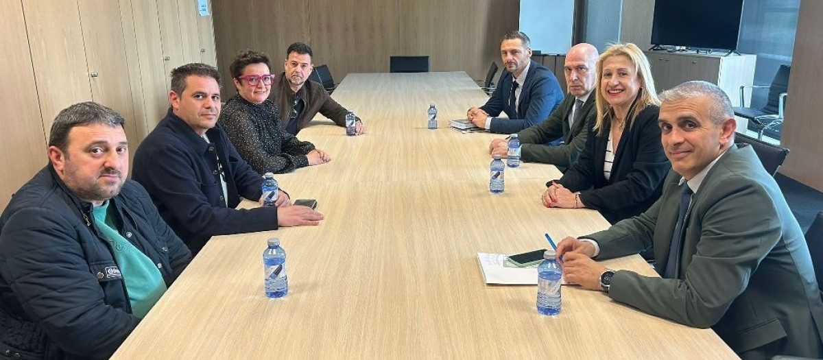 Reunión de la Consejería de industria, Comercio y Empleo con los representantes del Comité de Empresa de Gamesa