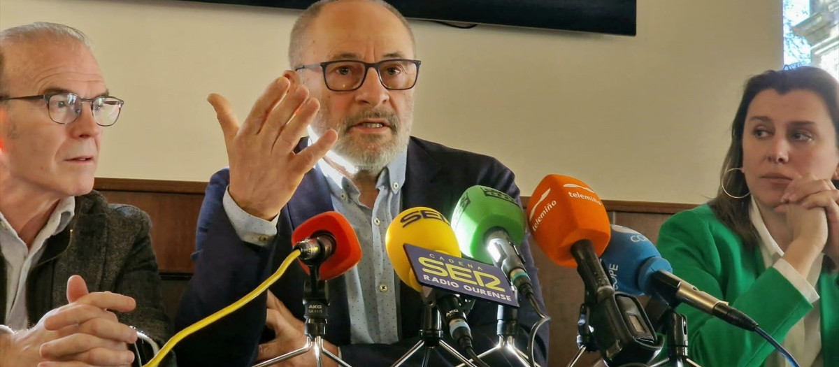 El exalcalde de Orense y candidato a la Alcaldía, Francisco Rodríguez, en una rueda de prensa

PSDEG OURENSE
11/4/2023